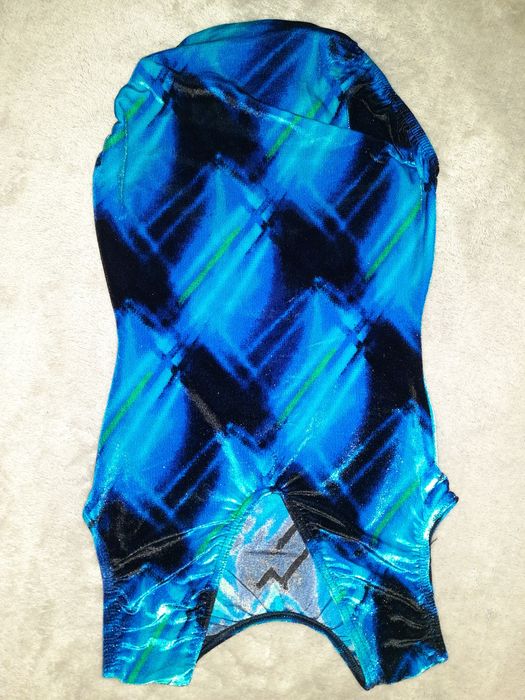 Купальник  гимнастический(на 13-16 лет)