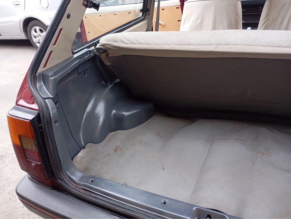 Продається супер-економний  автомобіль DAIHATSU CHARADE