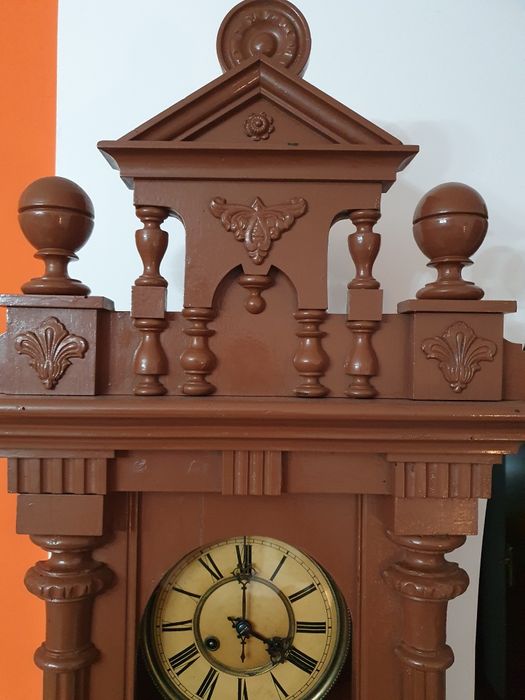 Grande relógio antigo mecânico