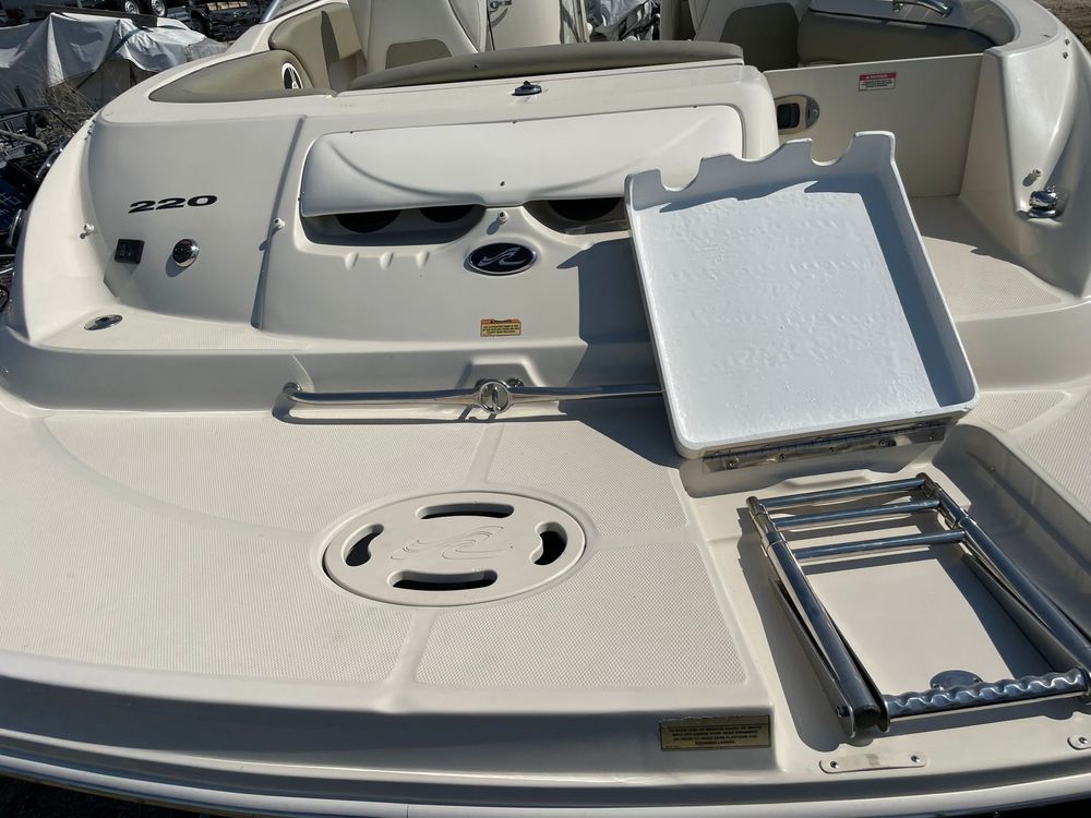 Searay sundeck 220 5.0 mercruiser Bravo 3