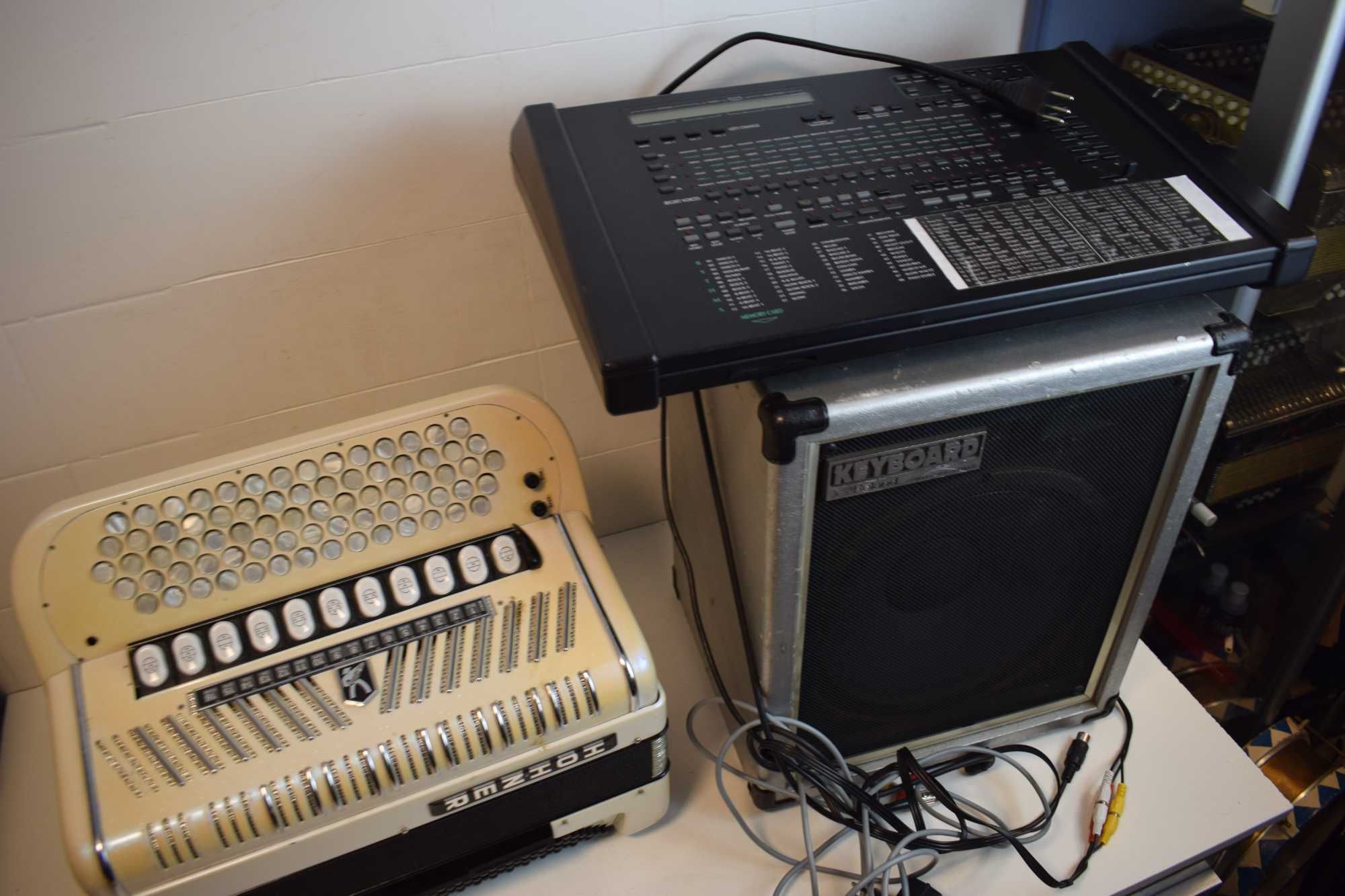 Acordeao Hohner Rveira IV S 4 Voz Com Mistema Midi, N . 342