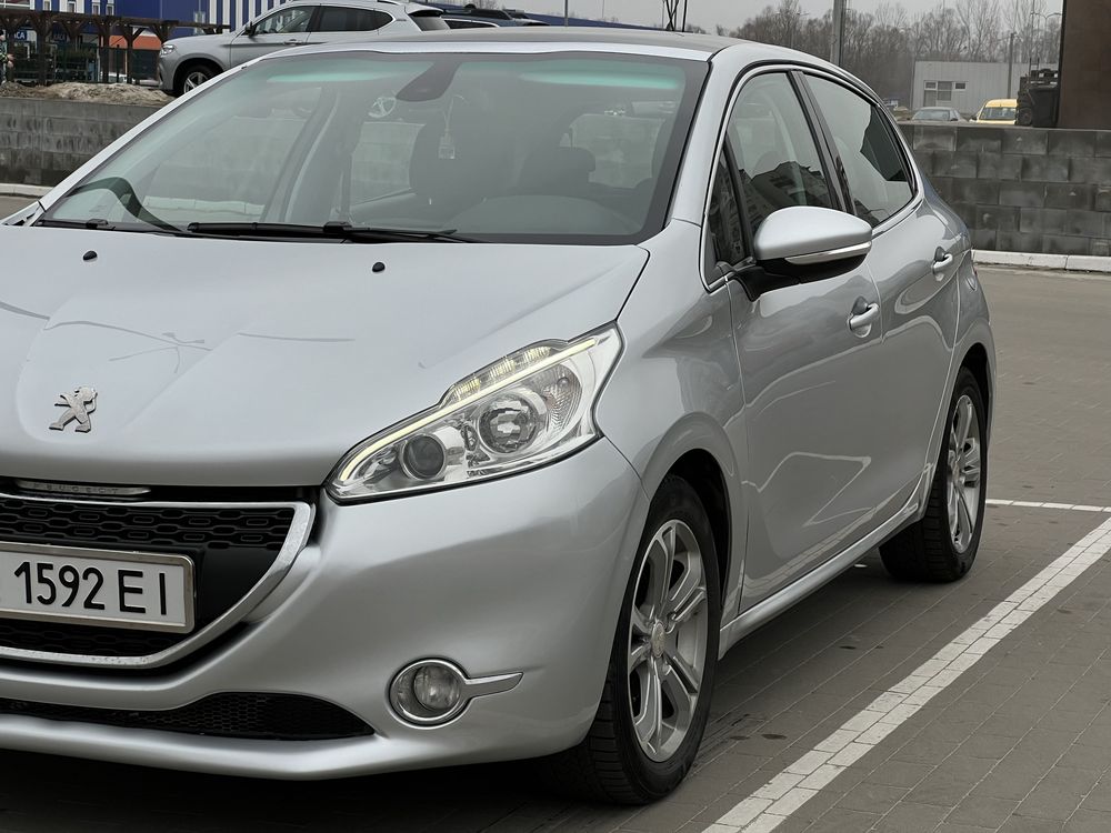 Peugeot 208, 1.6 дизель, Самая низкая цена!!