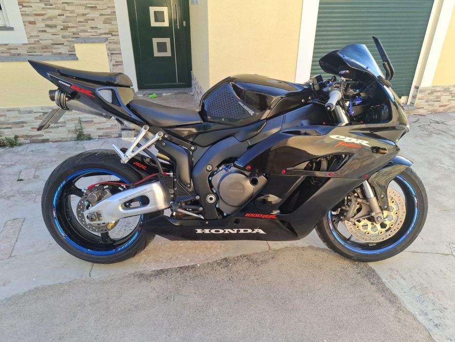 Honda CBR 1000rr vendo ou troco
