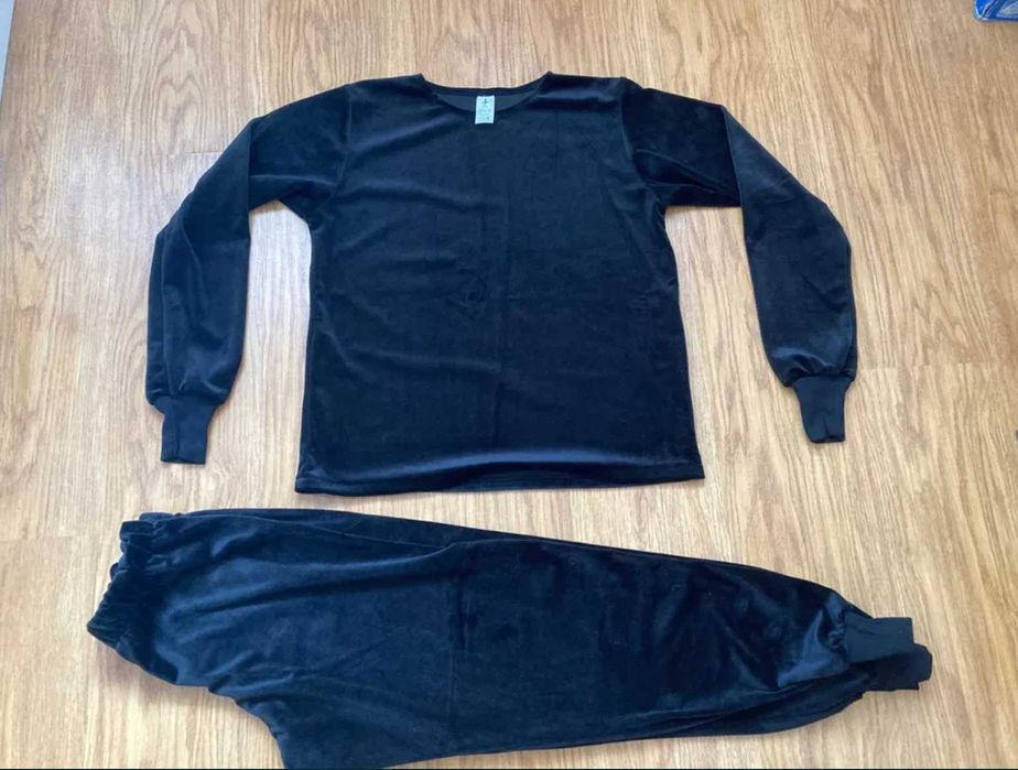 Czarny dres welurowy L