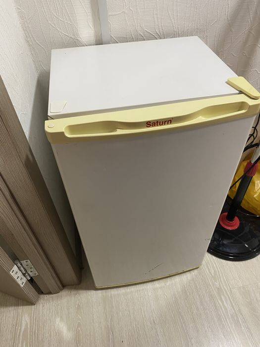 Міні холодильник Saturn