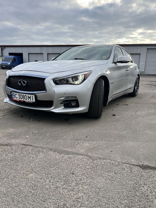 Infiniti Q50 3.5hydrid кращий седан в класі на найкращому двигуні