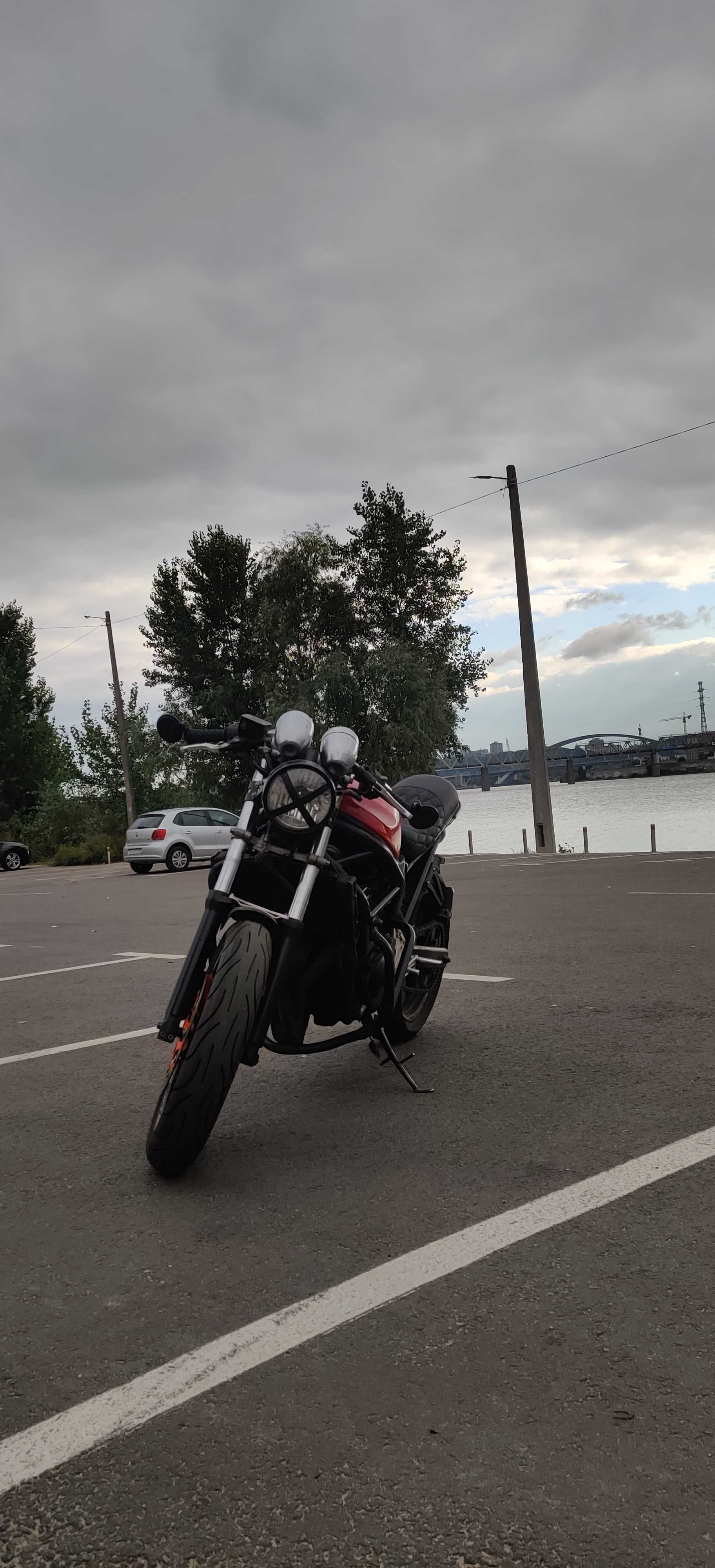 Suzuki Bandit Cafe Racer 400