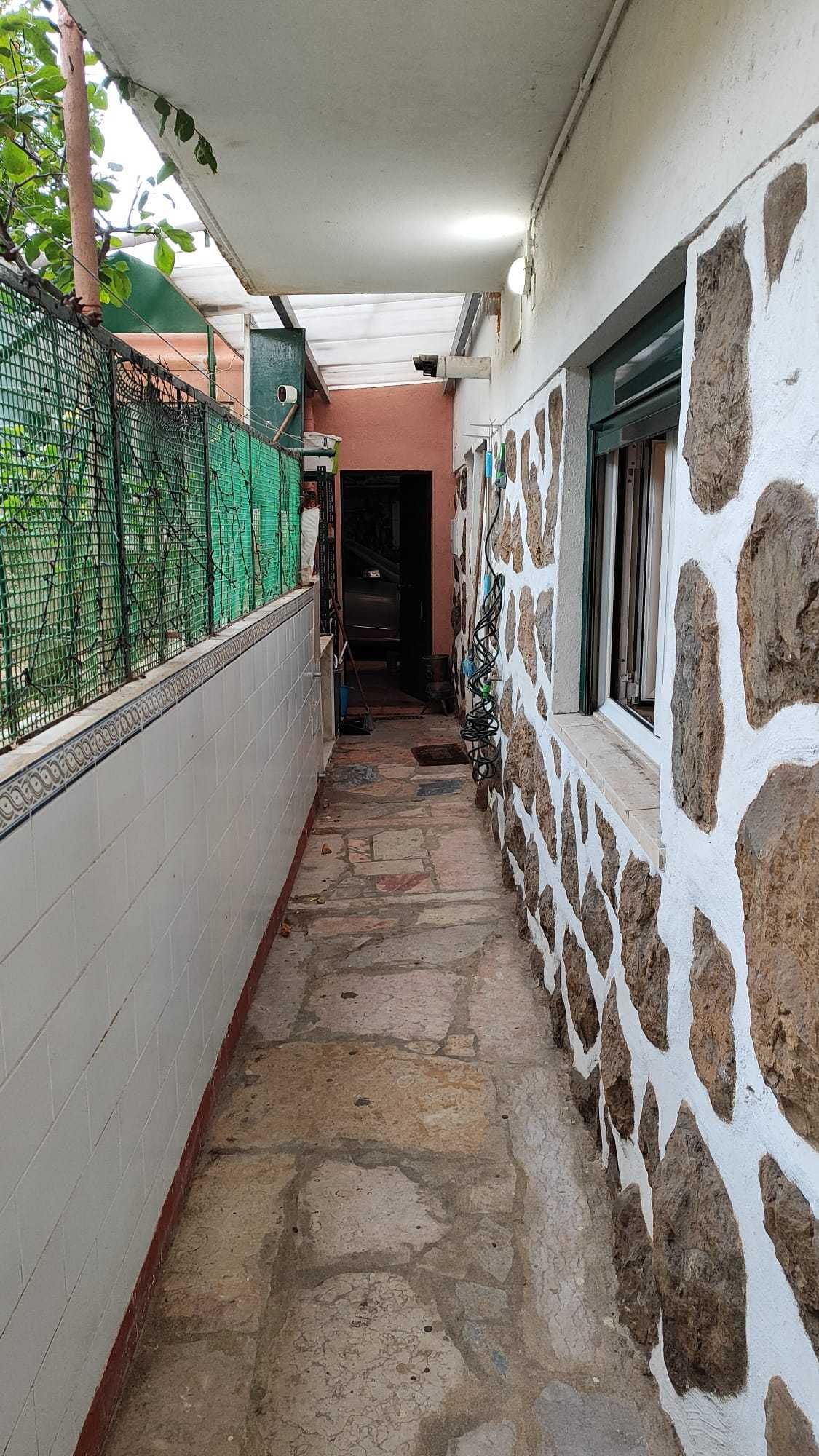 CASCAIS - Arrenda-se apartamento T1 com terraço e aquecimento central