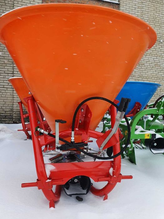 Розкидач міндобрив розкидач лейка лійка рум ОРИГІНАЛ