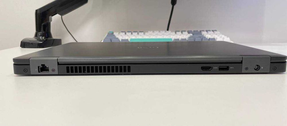 Ноутбук Dell Latitude 5590 15'6 i5-8250U/16 gb ram/ 256ssd