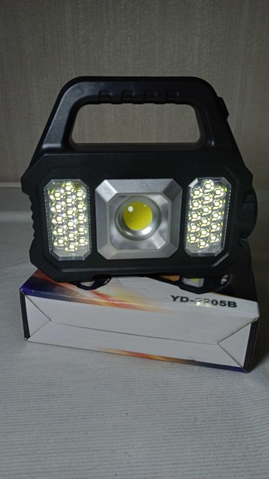 светодиодная переносная лампа-фонарь на аккумуляторной батарее