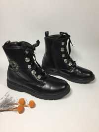 Черные женские ботинки черные шнурок и молния стелька 22 см.