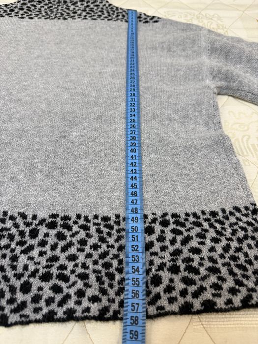 Светр сірий з принтом леопард, М/L