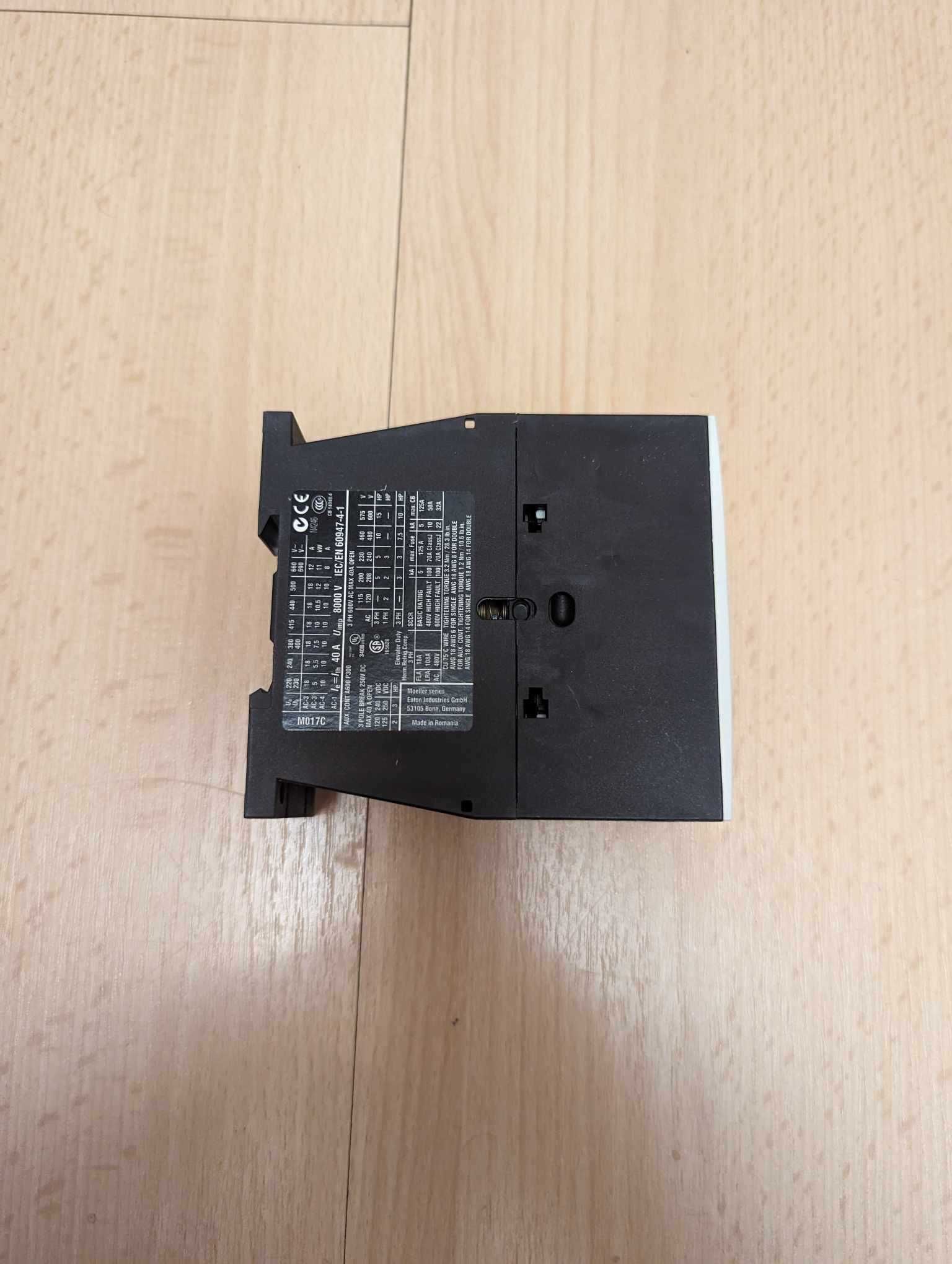 EATON DILM17-10(RDC24) Stycznik mocy 17A 3P 24V 7.5kW/400V/AC3 
277018