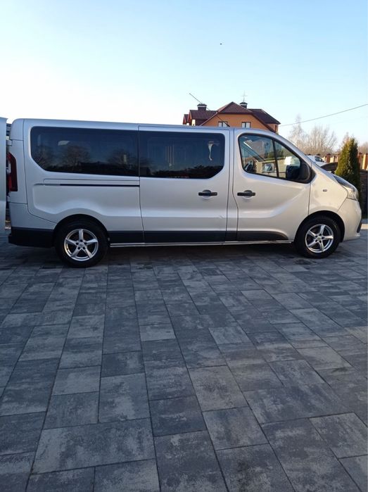 Рено трафік оригінальний пасажирський бус