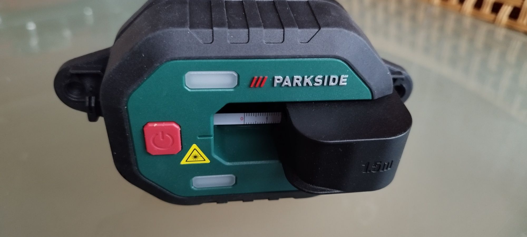Poziomica laserowa z miarką PARKSIDE 2m
Do precyzyjnego