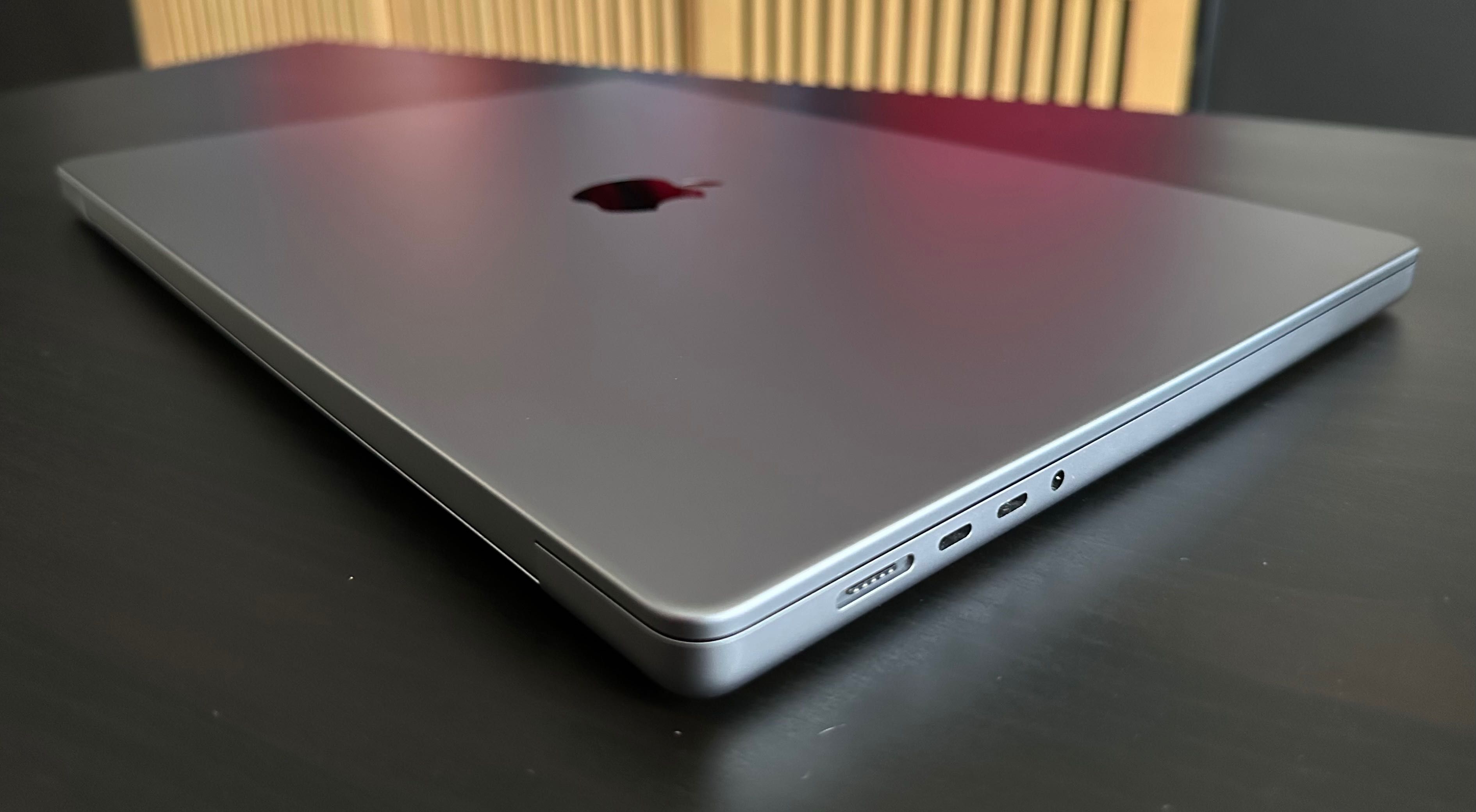 Macbook Pro 16" (M1 Pro / 32GB RAM / 1TB SSD)