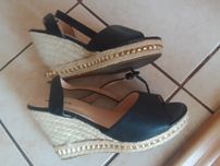 Buty damskie na koturnie
