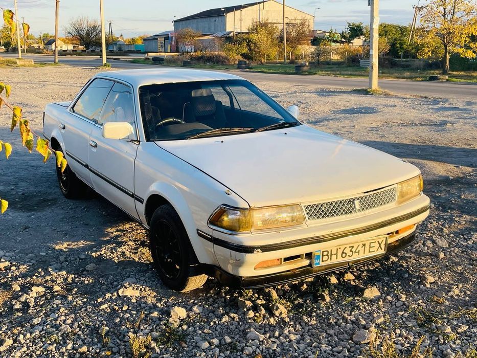 Срочно продам toyota carina 2.0 16кл с газом евро4