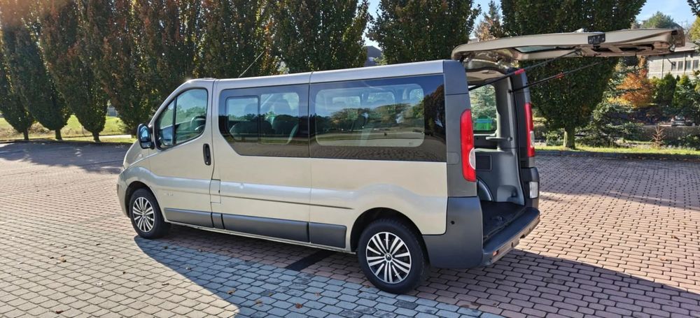 Renault Trafic Renault Trafic 2.0dci Long Wersja Passanger 9 osobowy 9lat właściciel