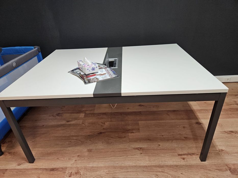 Stół konferencyjny