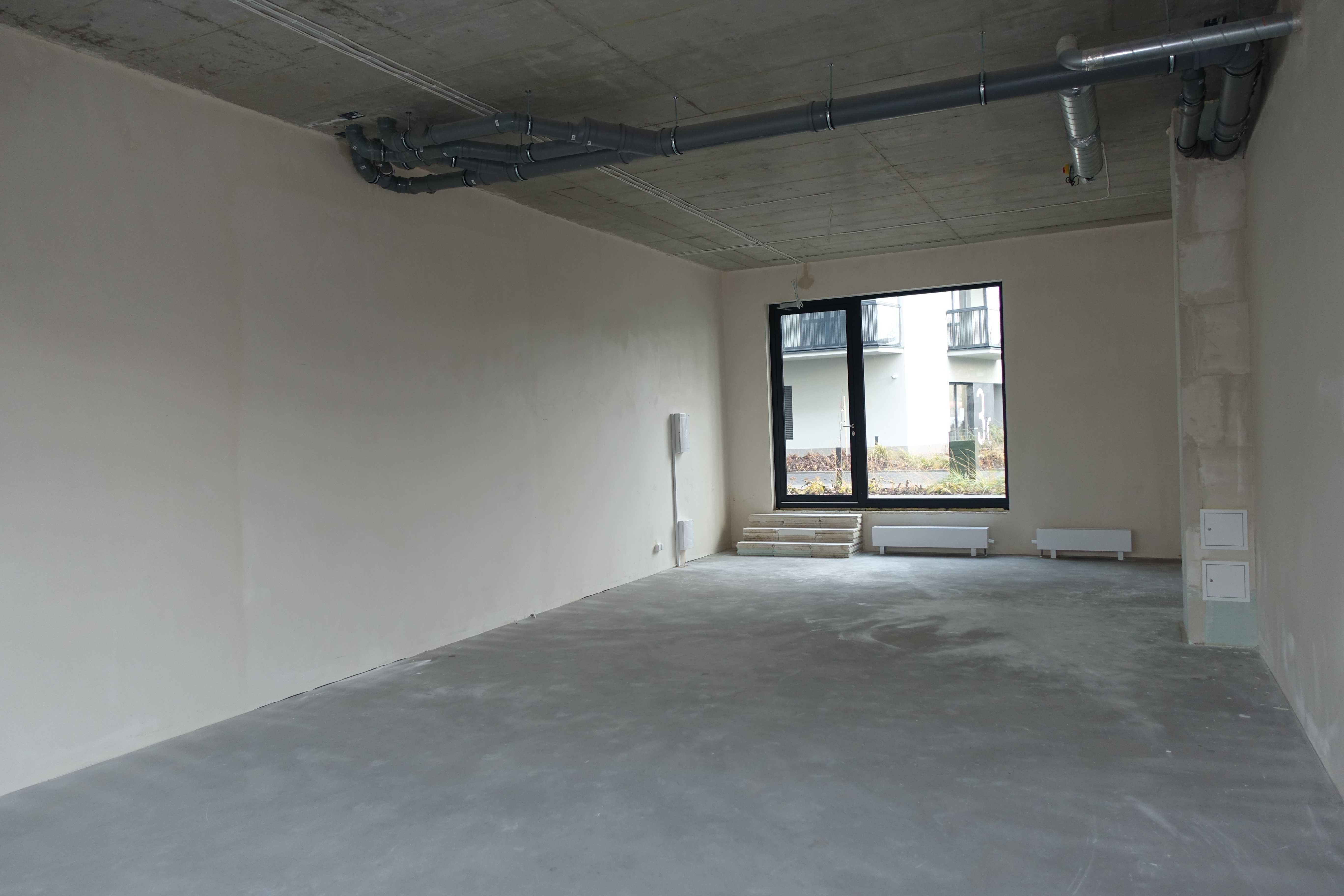 lokal 74 m2 przy stacji PKP Pruszków Waryńskiego 5/7, parter, witryny