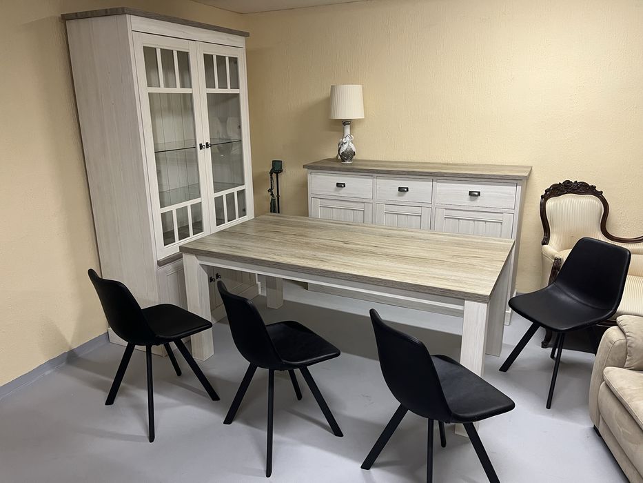 Nowoczesna jadalnia jak nowa