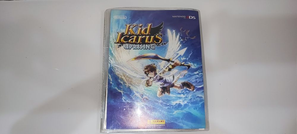 Vendo Caderneta com Cartas AR Kid Icarus Uprising para Nintendo 3DS!