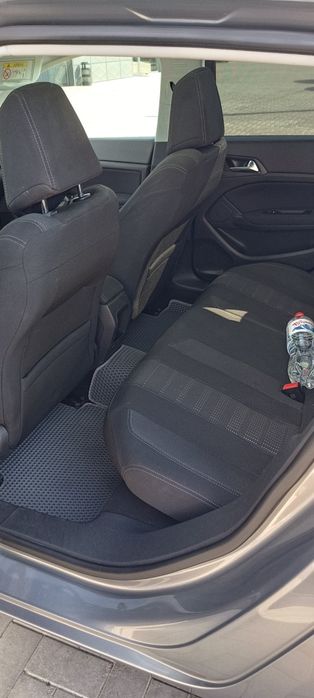 Peugeot 308 2015 року