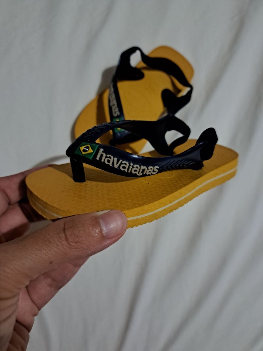 Havaianas de bebé novas