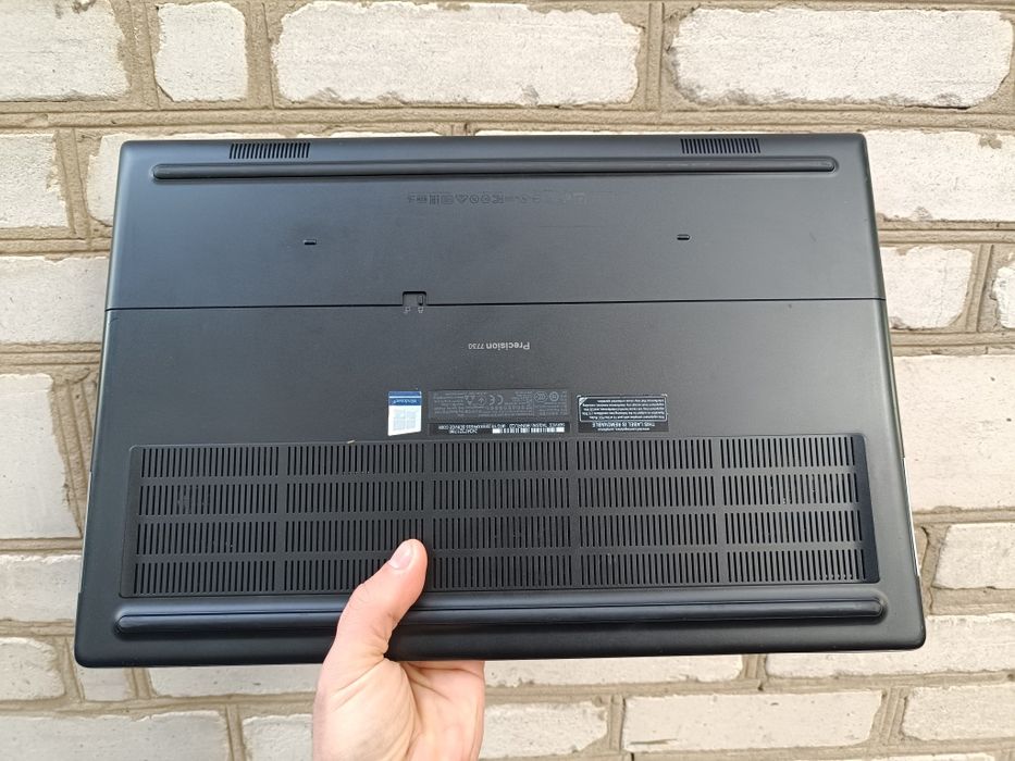 17.3", 16ГБ відеокарта, Ігровий Ноутбук DELL (i7 8850H/p5200 16gb)