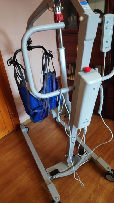 Електричний підйомник для інвалідів