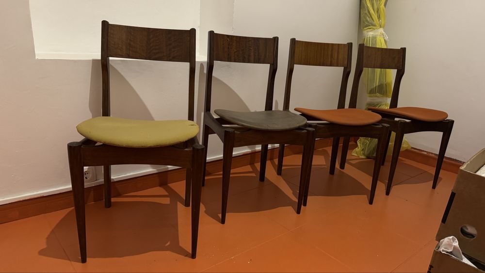 4 Cadeiras Mid-Century Design Português