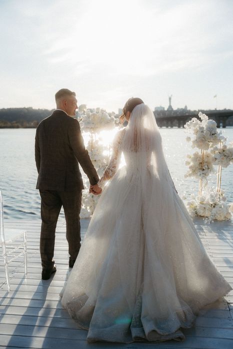 Королівська весільна сукня