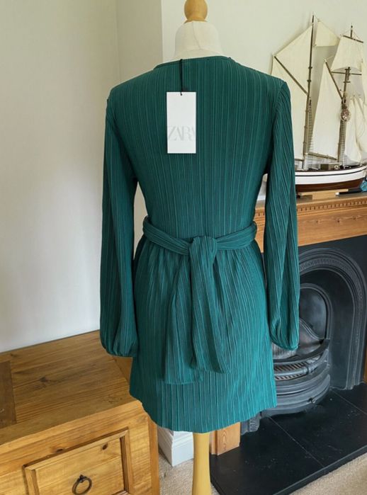 Плаття Zara. Платье зара M. Сукня смарагдова