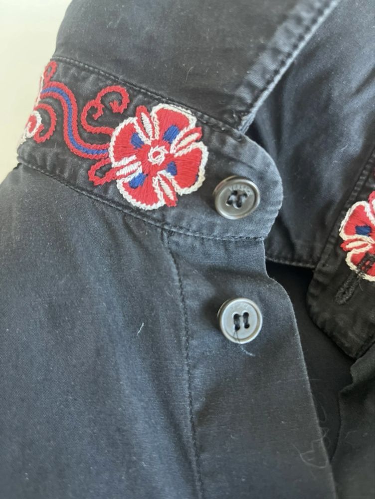 Versace shirt 90s Vintage L/50 embroided cuffs & collar