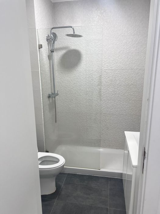 Quarto compartilhado com contrato, paga apenas a partir do dia q entra