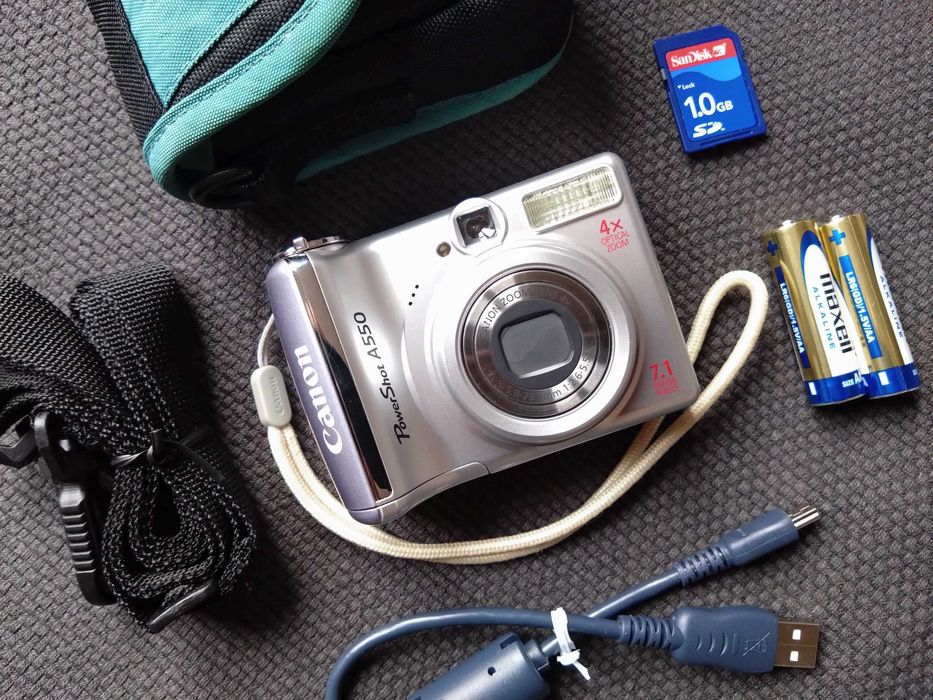 Aparat Canon PowerShot A550 CCD Cyfrowy kompaktowy Vintage Zestaw Y2K