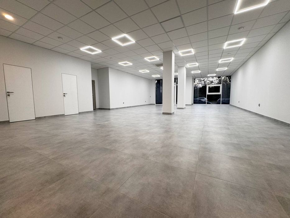 Оренда фасадного приміщення площею 130 кв. Клініка, салон краси тощо.