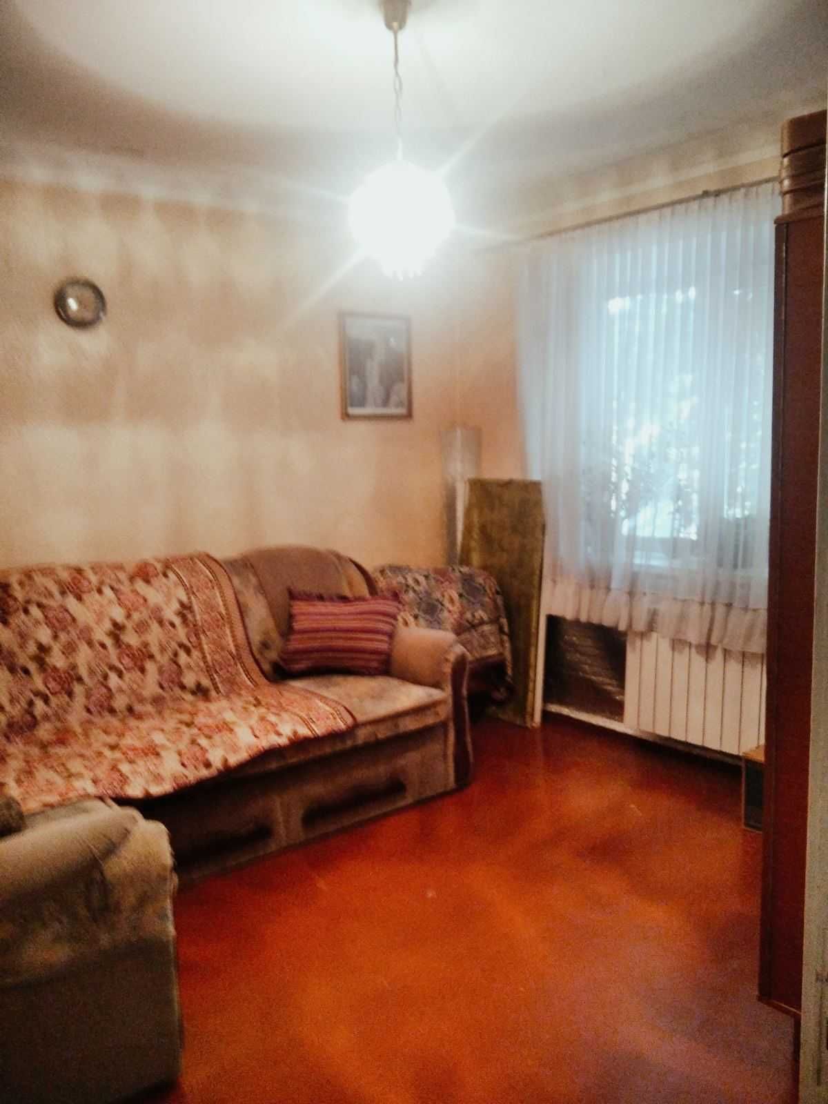 Продам 3-х кімнатну квартиру в центрі