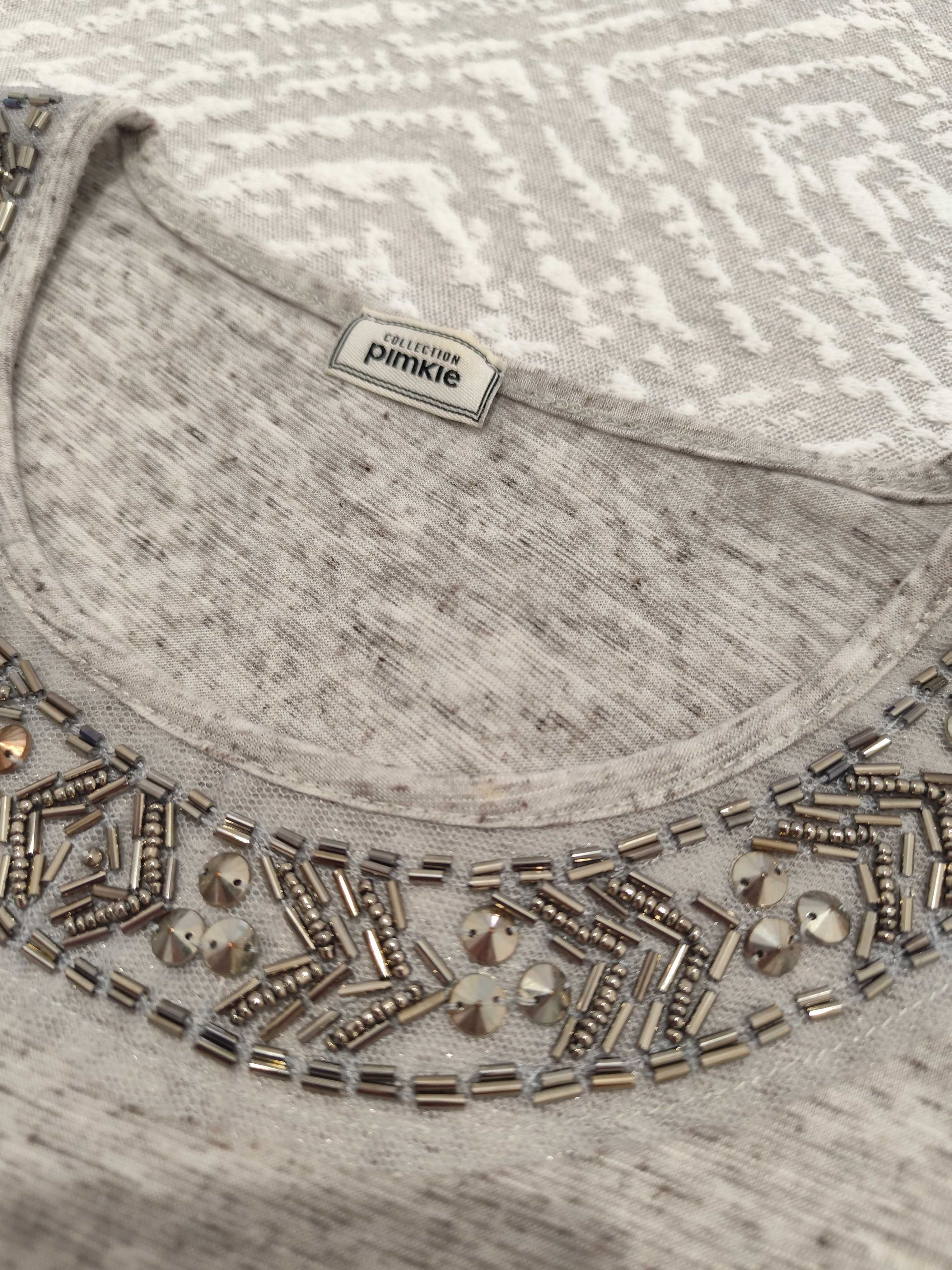 T-shirt com missangas