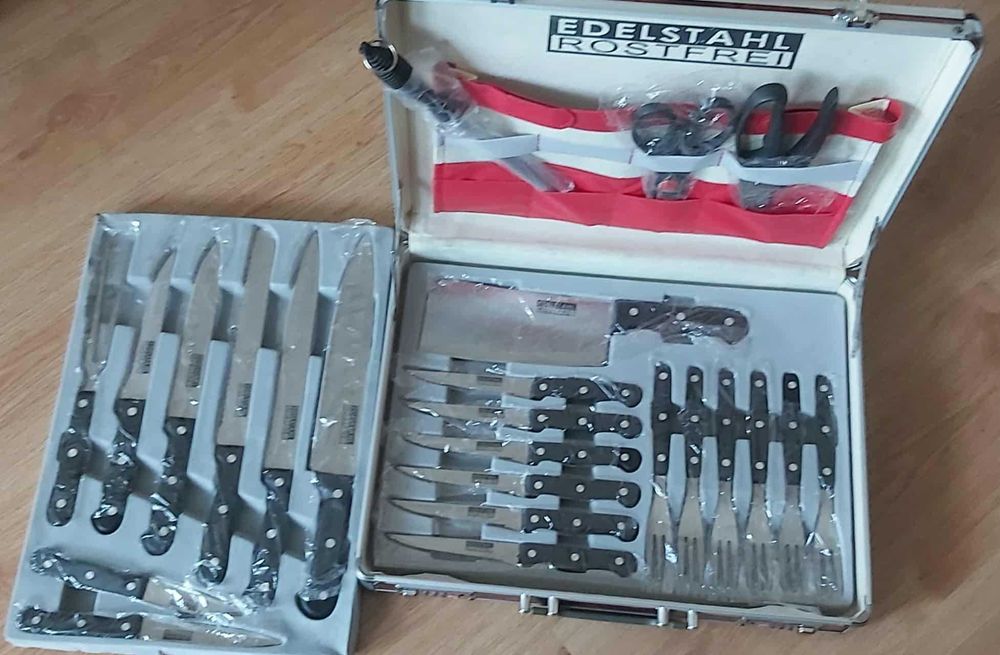 komplet noży w walizce