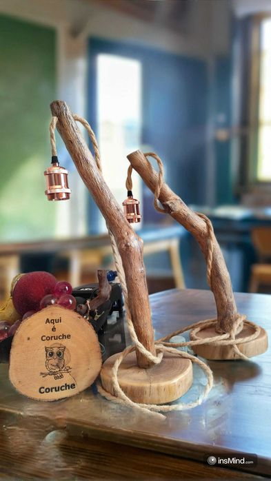 Candeeiro Artesanal com base em madeira de sobro