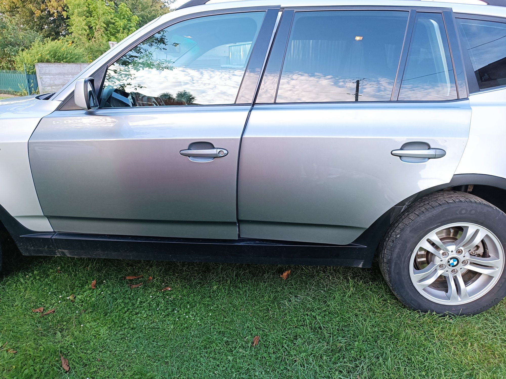 Drzwi BMW X3 e83. Tył kolor Grey.
