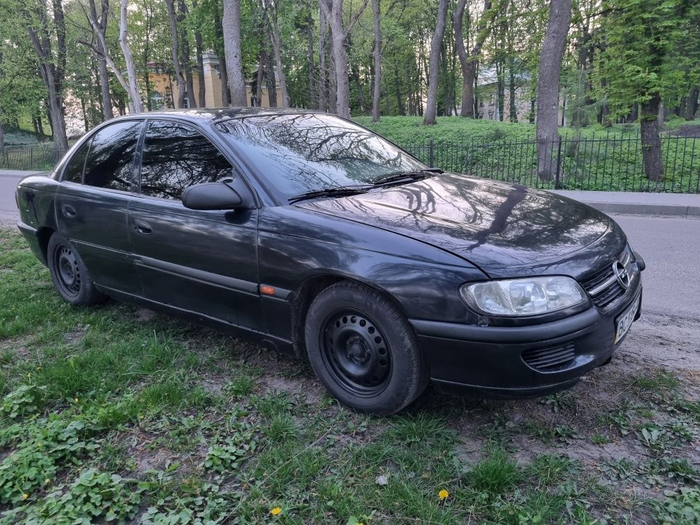 Opel omega B 2.0