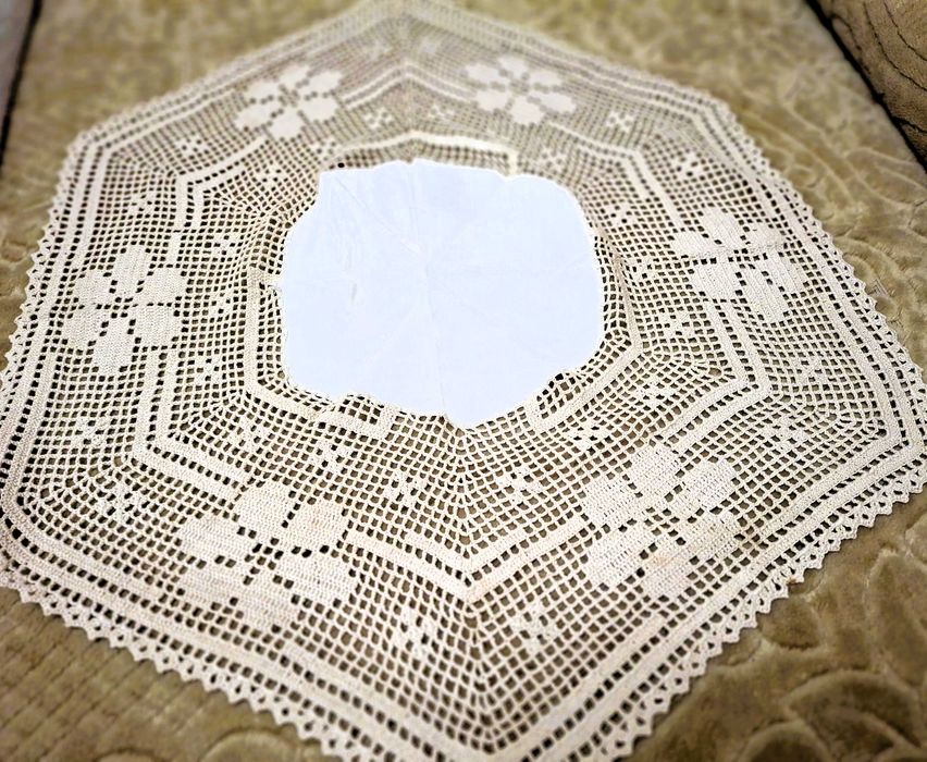 Toalha redonda cor beje com tecido