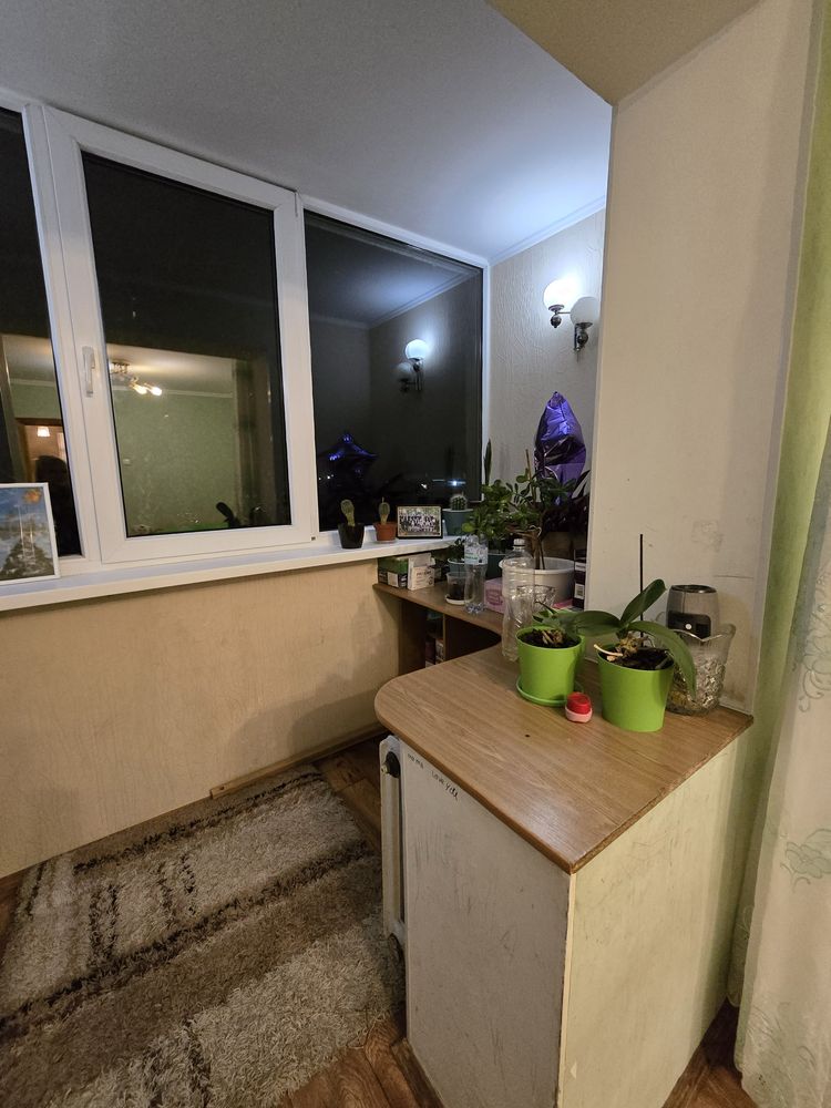 Продам 4 кімнатну квартиру з косметиним ремонтом