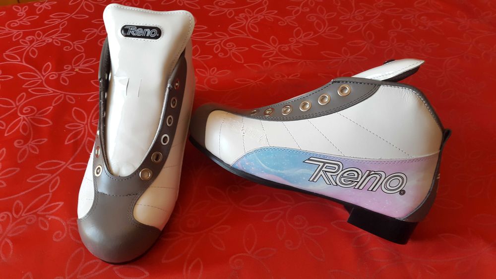Botas de hoquei patins (novas)