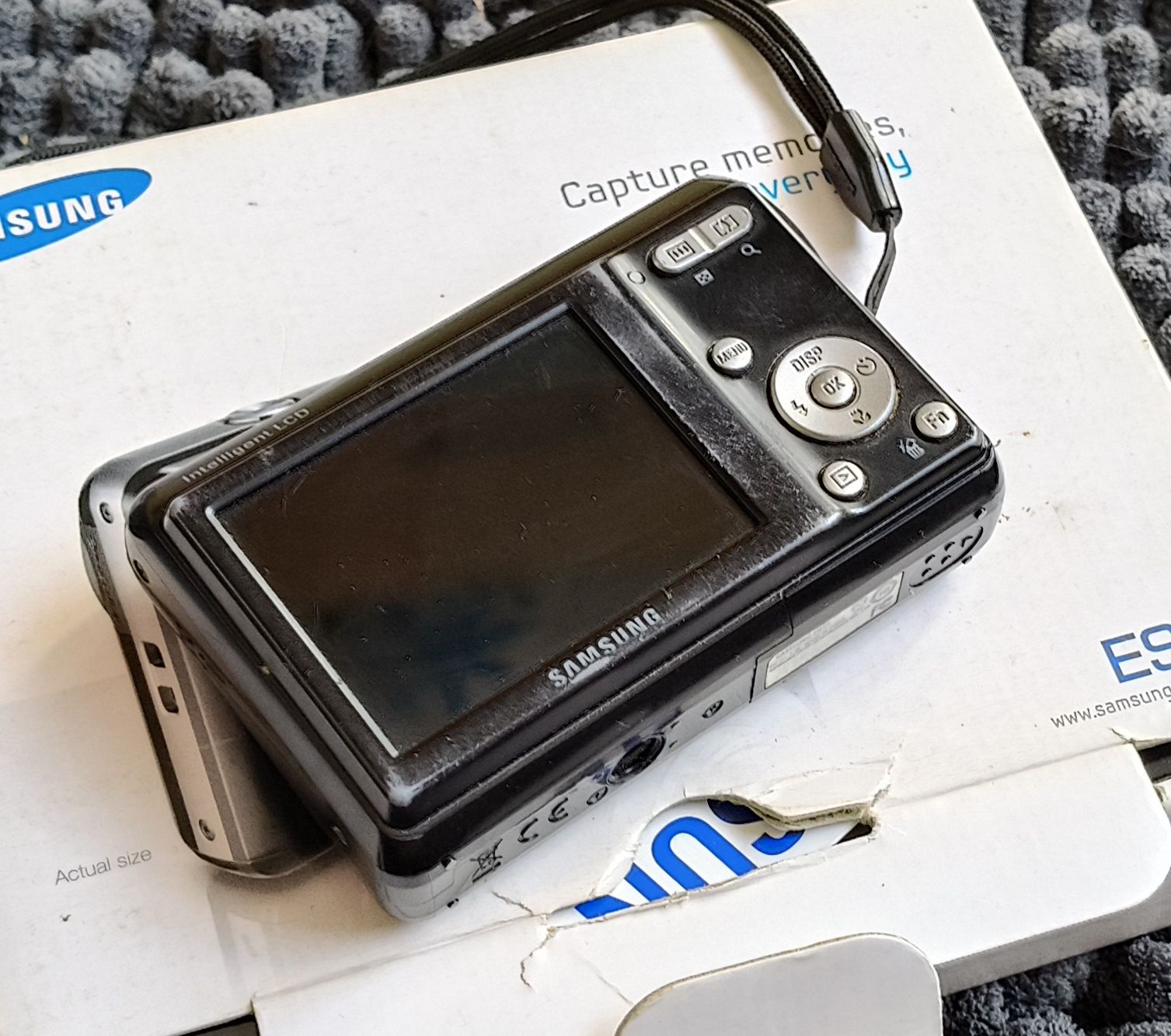Samsung ES15 Aparat kompaktowy cyfrowy - zbity LCD ale działa