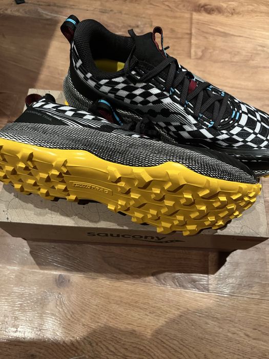 Продам чоловічі кросівки.Розмір 45. 47